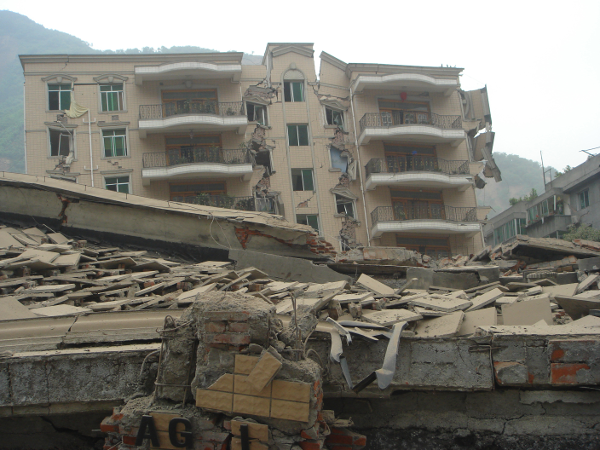 Calcolo degli effetti sismici sugli edifici secondo l'Eurocodice EN 1998 Effetti dei sismi sugli edifici